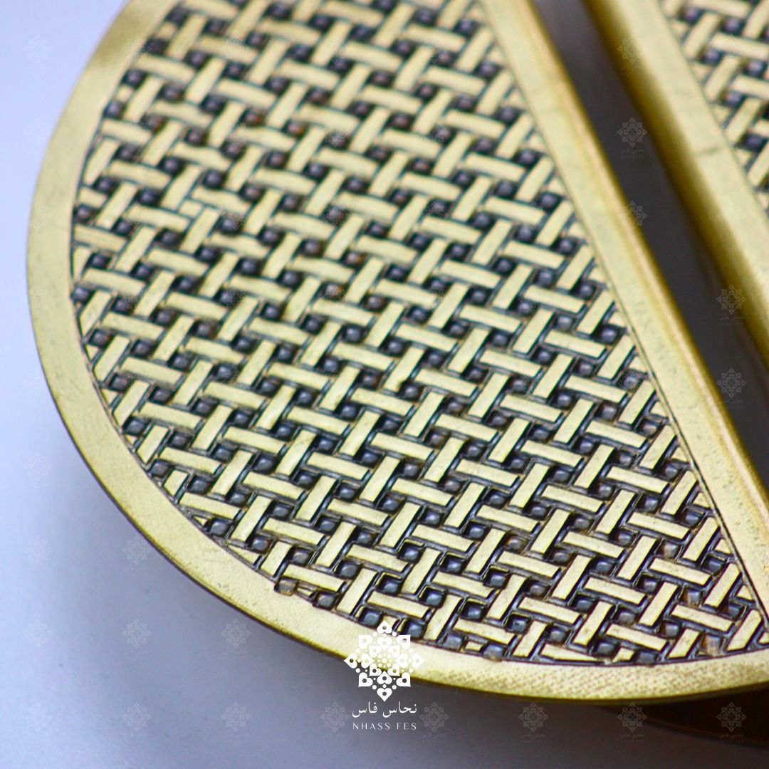 MAJESTY - Poignée de porte en laiton en relief vernis - NHASSFES